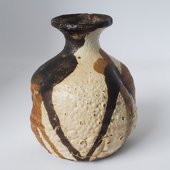 Signed Studio Pottery Vase Great Texture - Picture 4 of 10